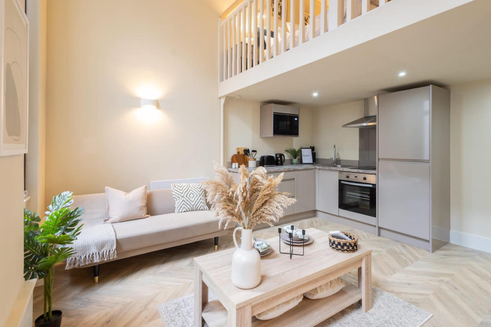 Host & - Athenaeum House Apartment *